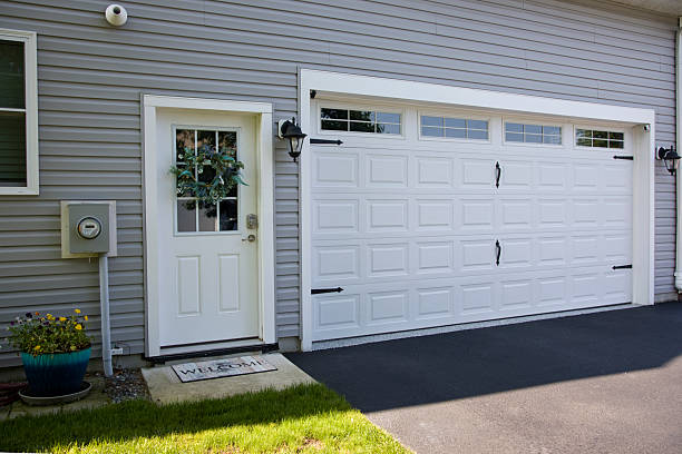24/7 Emergency Garage Door Panel Replacement experts in Mangum, OK